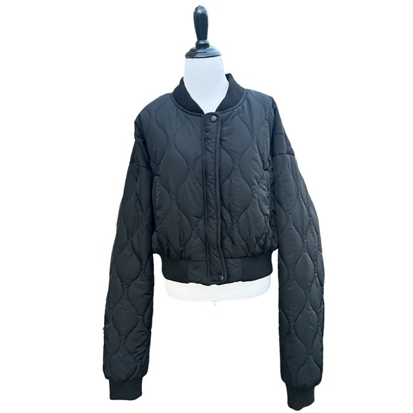 NWOT Pretty Little Thing Black Cropped Crop Puffer Jacket Quilted Coat Size 12 - Picture 5 of 6